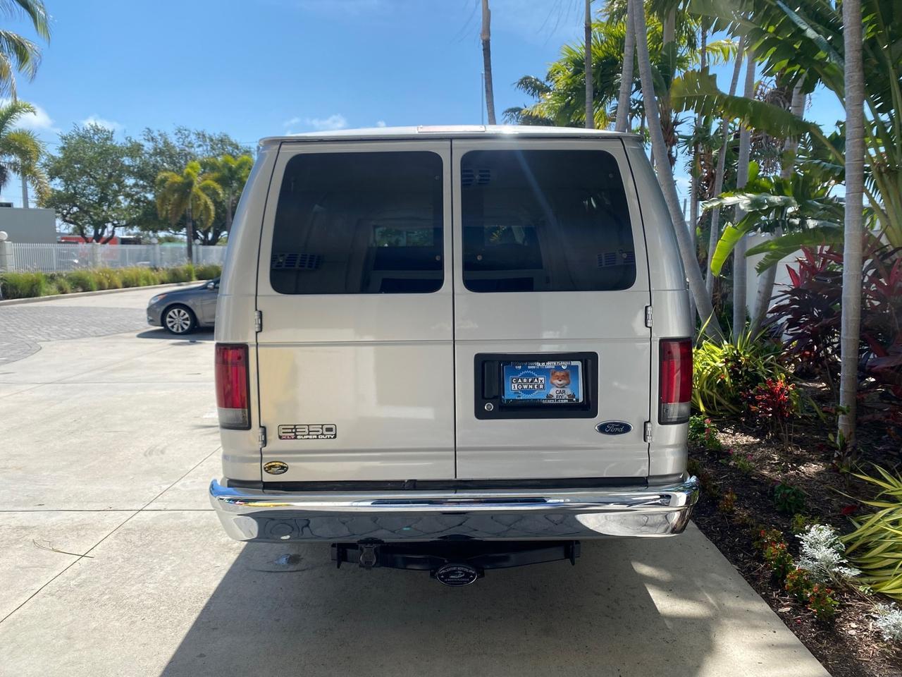 2005 Ford Econoline Wagon XLT E350 15 PASS LOW MILES 64,510 Pompano Beach FL