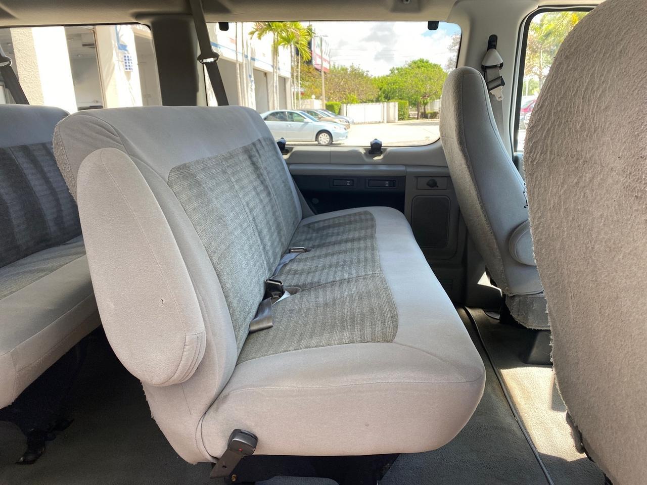 2005 Ford Econoline Wagon XLT E350 15 PASS LOW MILES 64,510 Pompano Beach FL
