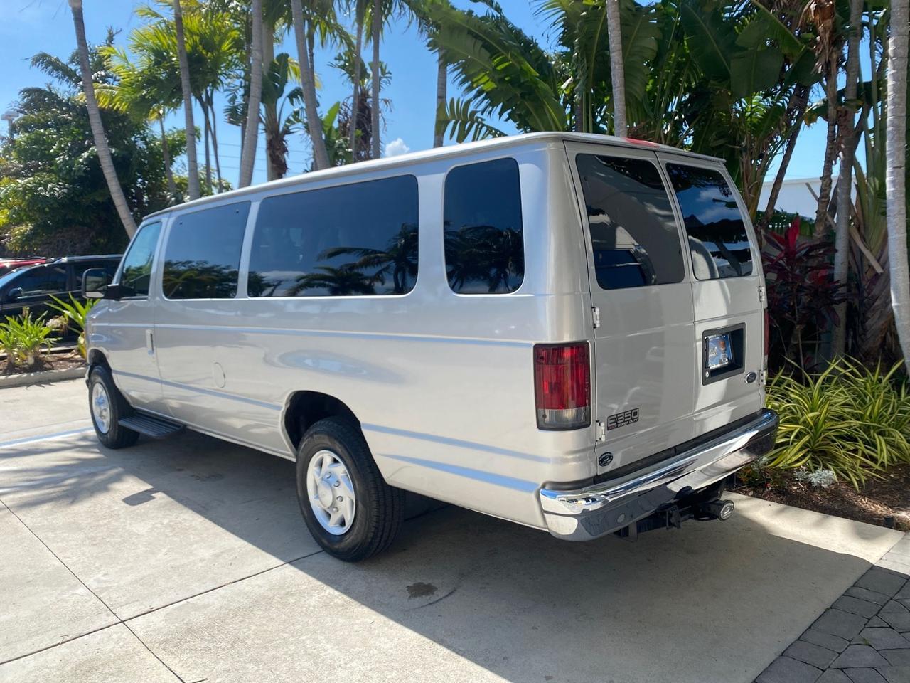 2005 Ford Econoline Wagon XLT E350 15 PASS LOW MILES 64,510 Pompano Beach FL