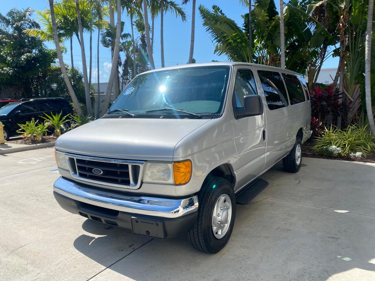 2005 Ford Econoline Wagon XLT E350 15 PASS LOW MILES 64,510 Pompano Beach FL
