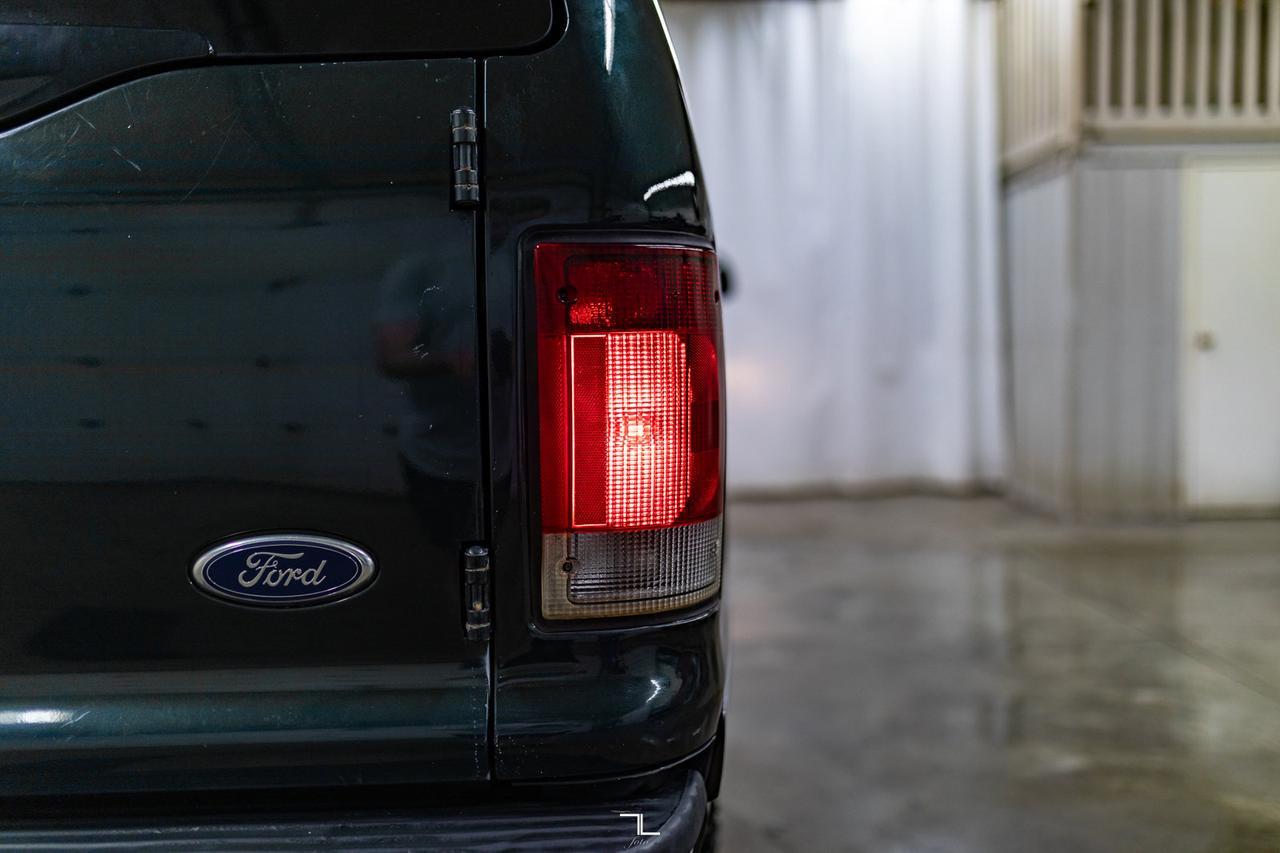 2005 Ford Excursion 4x4 XLT Red Deer AB
