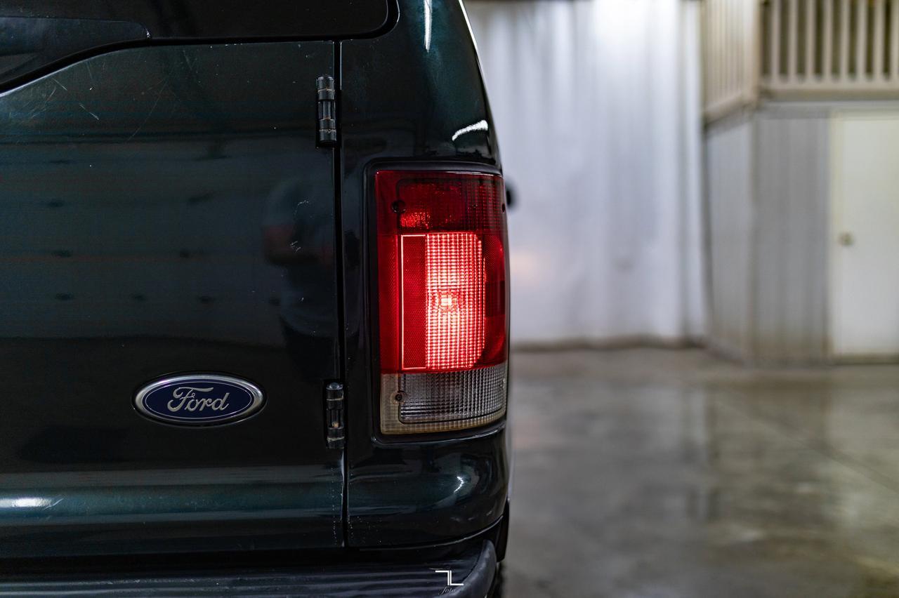 2005 Ford Excursion 4x4 XLT Red Deer AB