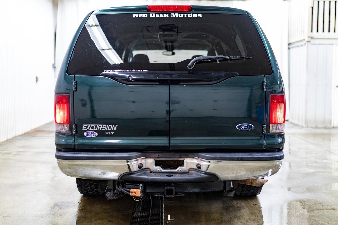 2005 Ford Excursion 4x4 XLT Red Deer AB