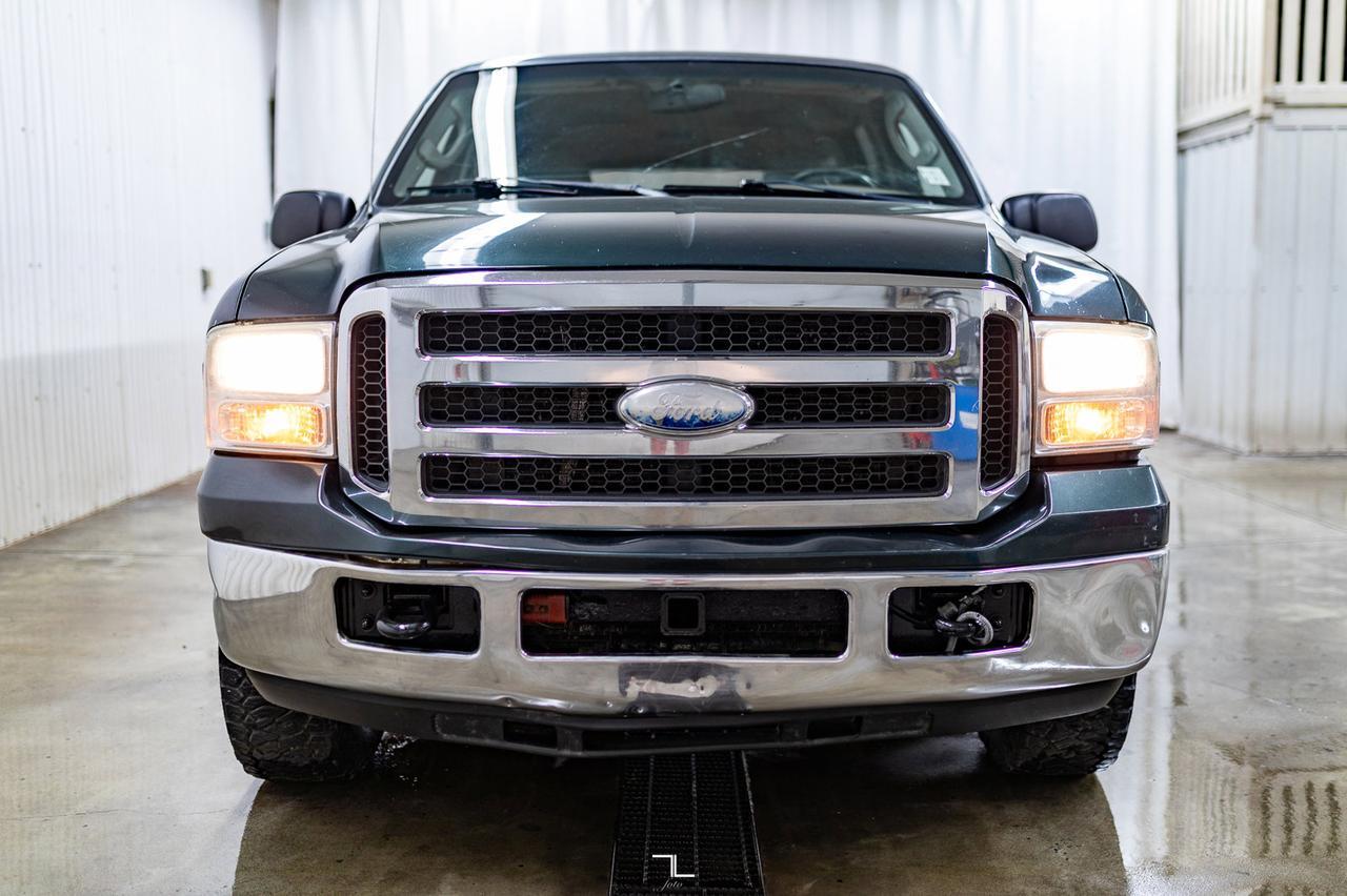 2005 Ford Excursion 4x4 XLT Red Deer AB