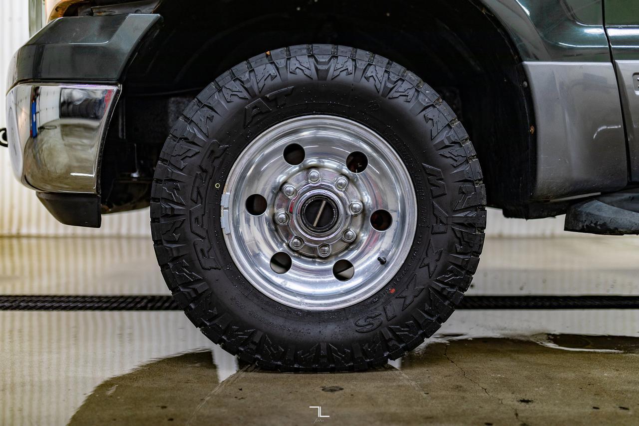2005 Ford Excursion 4x4 XLT Red Deer AB