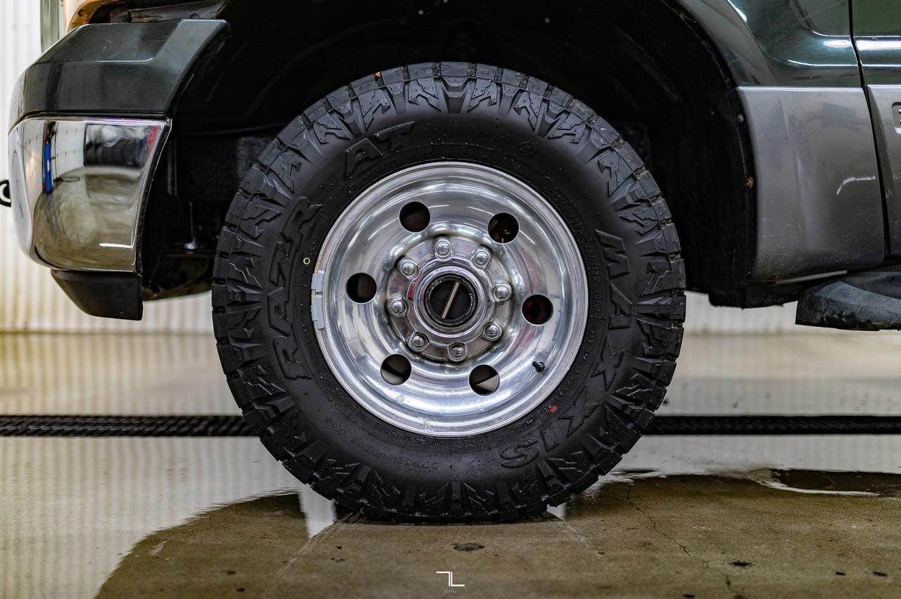 2005 Ford Excursion 4x4 XLT Red Deer AB