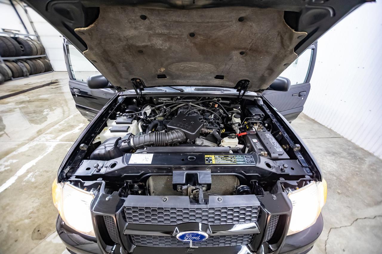 2005 Ford Explorer Sport Trac 4x4 XLT XLT Sport Leather Roof Red Deer AB