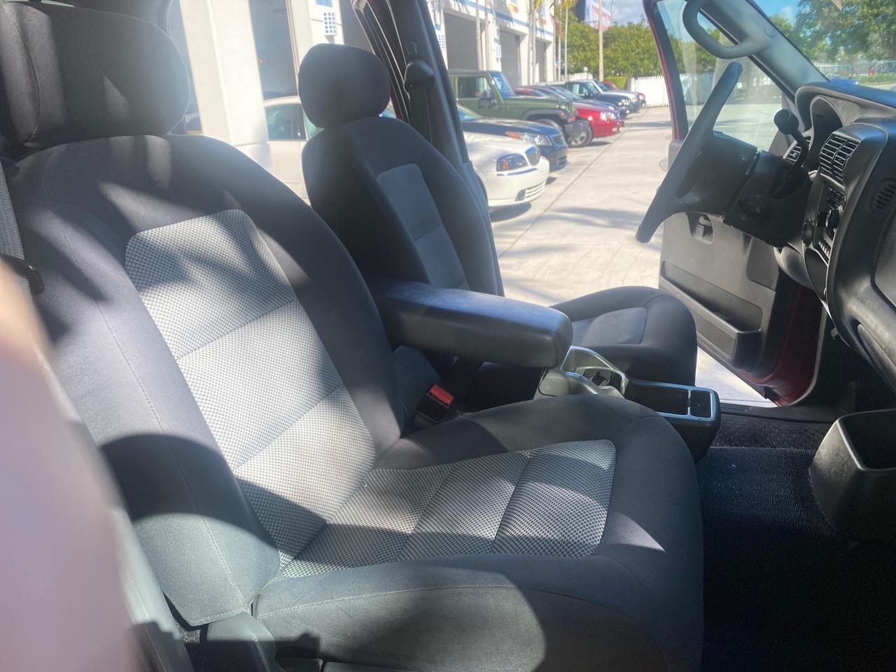 2005 Ford Explorer Sport Trac PU XLS LOW MILES 72,457 Pompano Beach FL