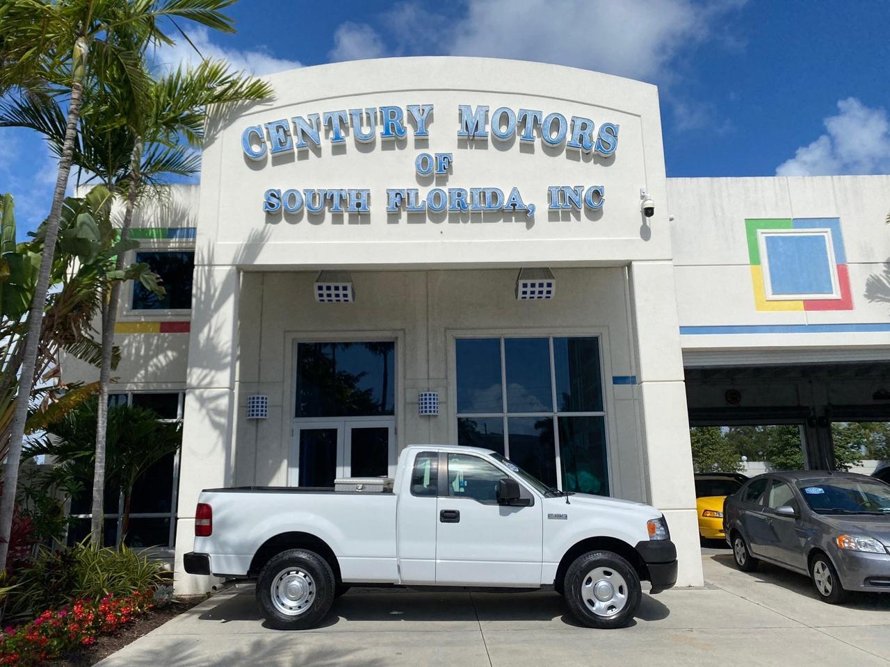 2005 Ford F-150 STX Regular Cab 126-in Styleside's photo