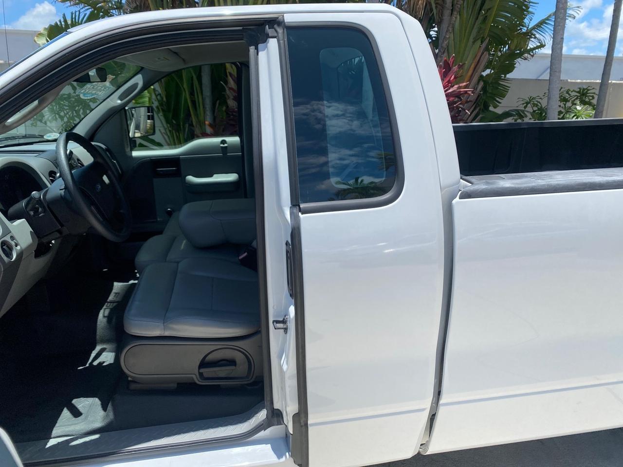 2005 Ford F-150 XL 1 OWNER LOW MILES 23,679 Pompano Beach FL