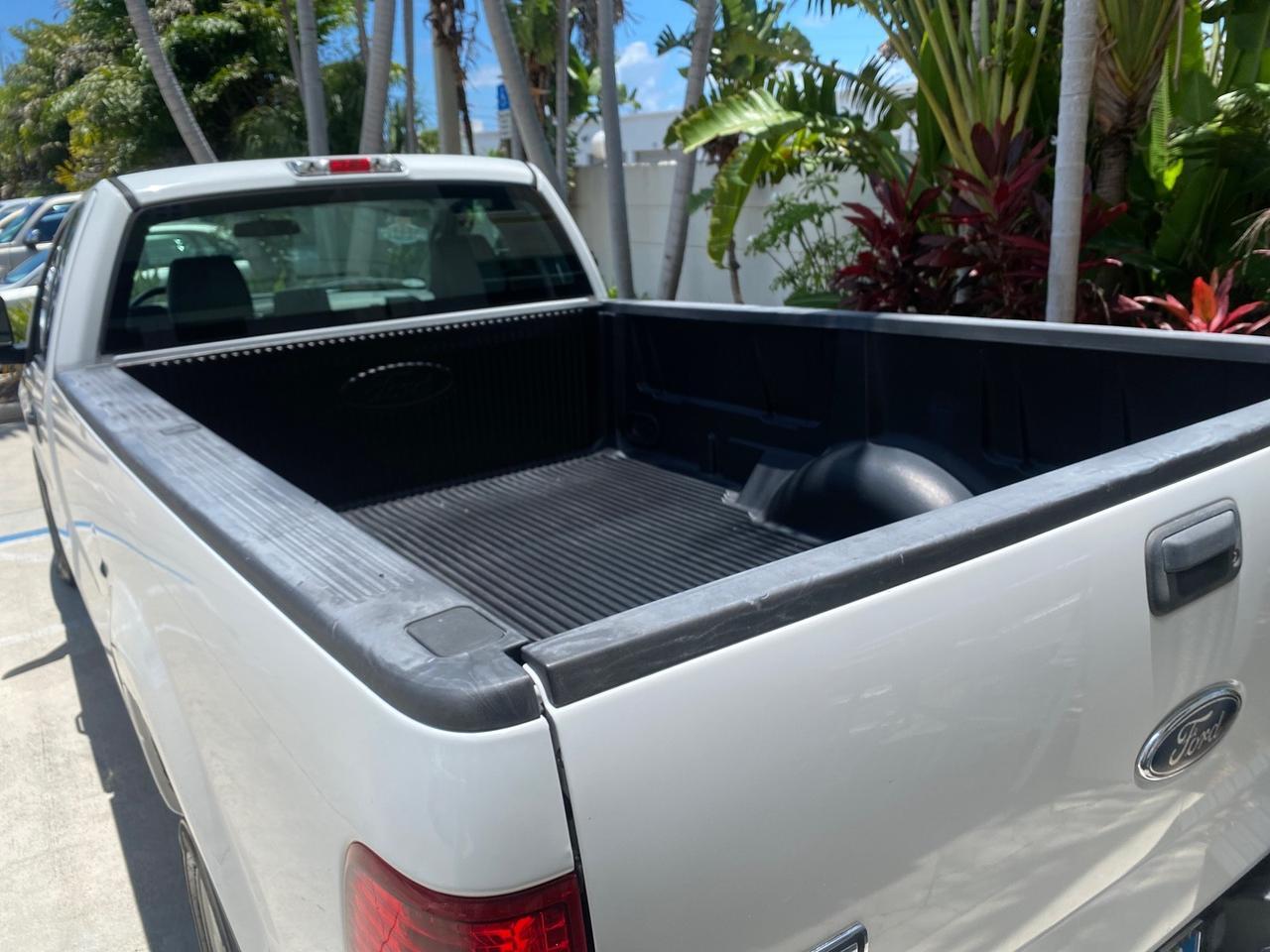 2005 Ford F-150 XL 1 OWNER LOW MILES 23,679 Pompano Beach FL