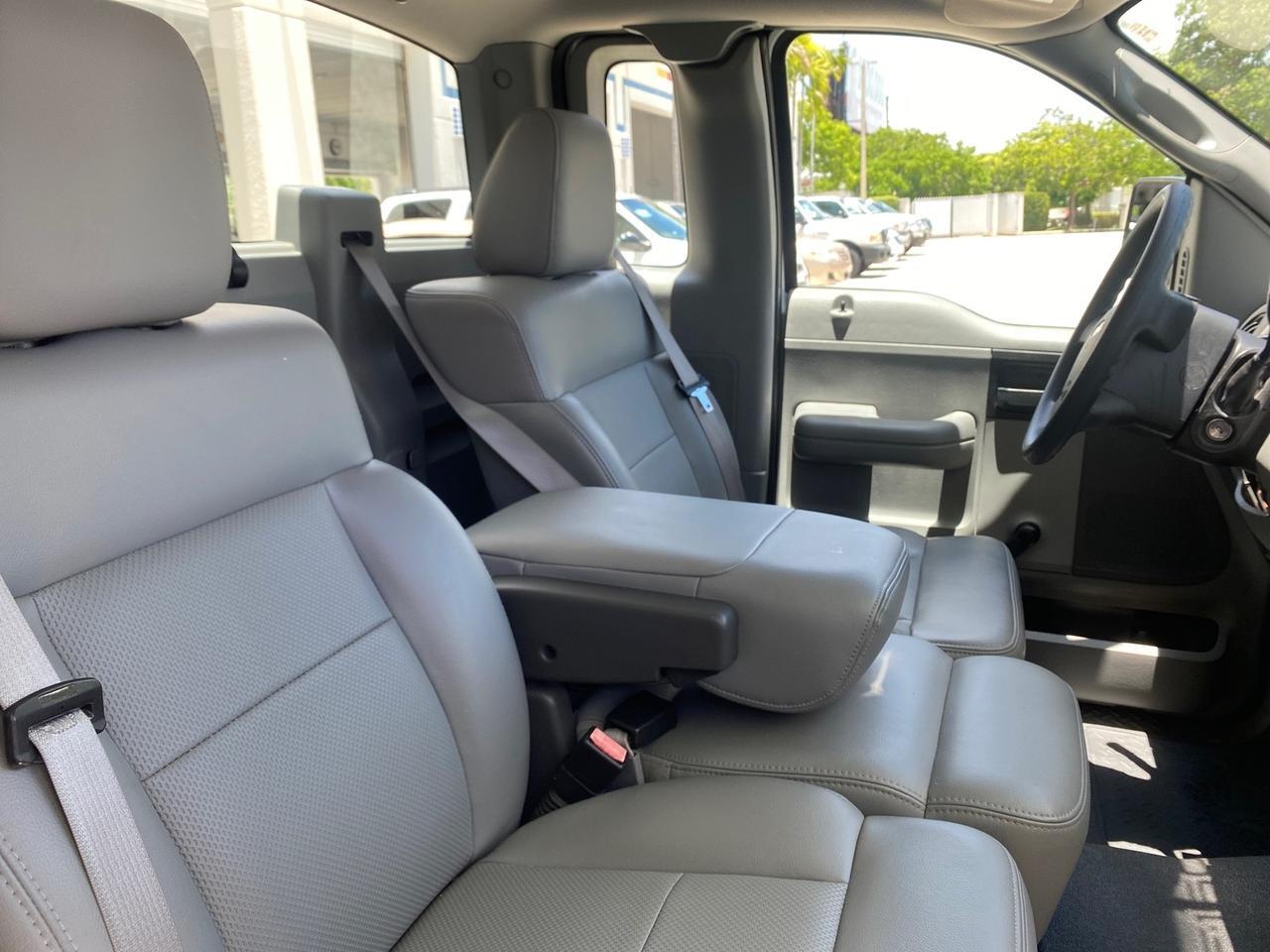 2005 Ford F-150 XL 1 OWNER LOW MILES 23,679 Pompano Beach FL