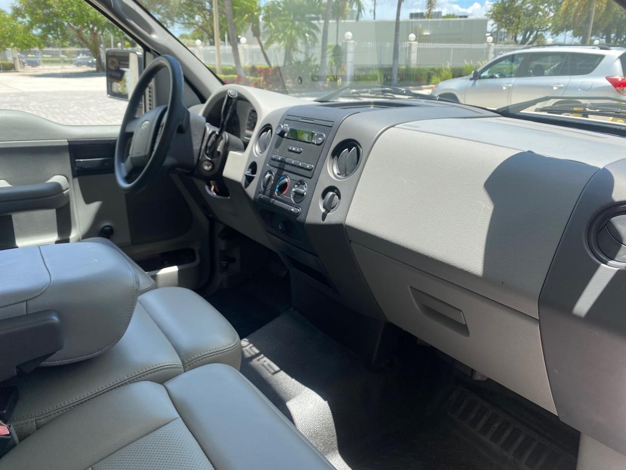 2005 Ford F-150 XL 1 OWNER LOW MILES 23,679 Pompano Beach FL