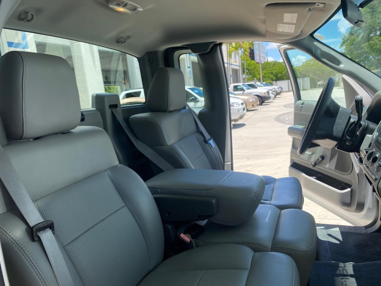 2005 Ford F-150 XL 1 OWNER LOW MILES 23,679 Pompano Beach FL