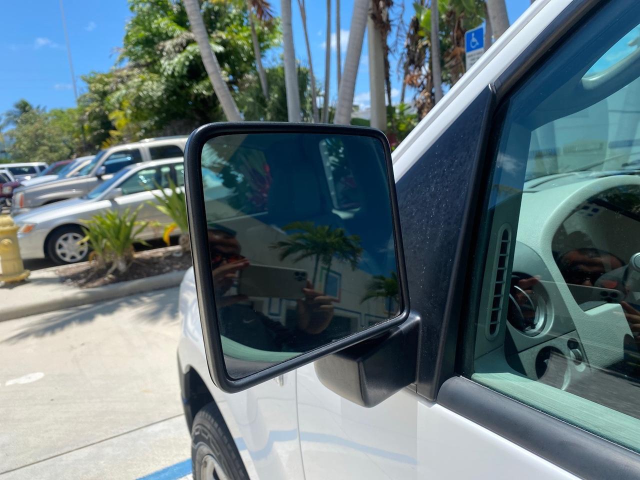 2005 Ford F-150 XL 1 OWNER LOW MILES 23,679 Pompano Beach FL