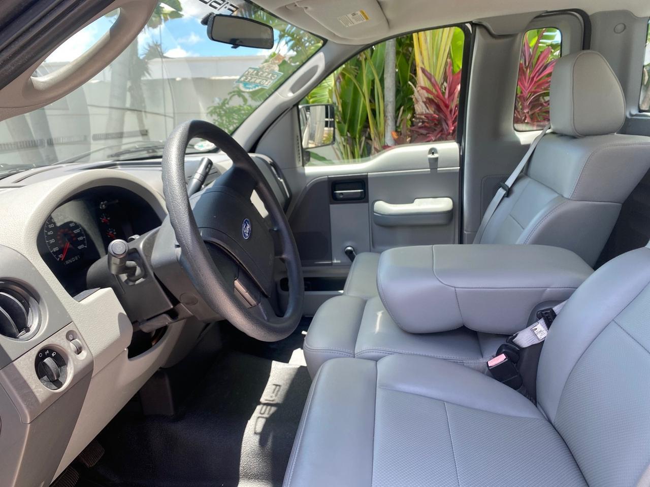 2005 Ford F-150 XL 1 OWNER LOW MILES 23,679 Pompano Beach FL