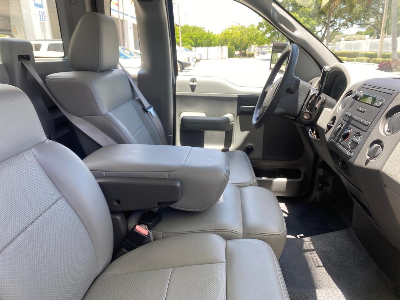 2005 Ford F-150 XL 1 OWNER LOW MILES 23,679 Pompano Beach FL