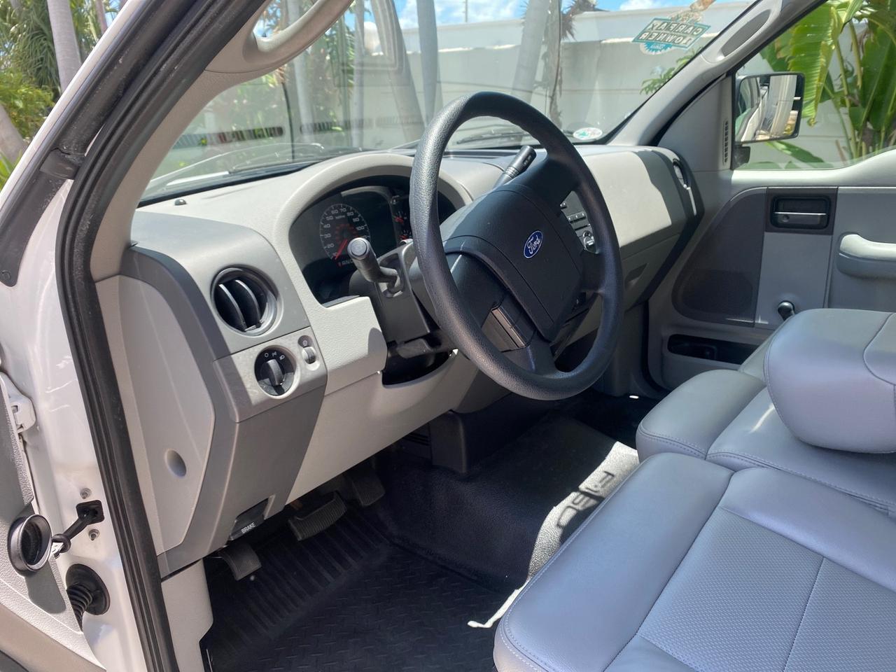 2005 Ford F-150 XL 1 OWNER LOW MILES 23,679 Pompano Beach FL