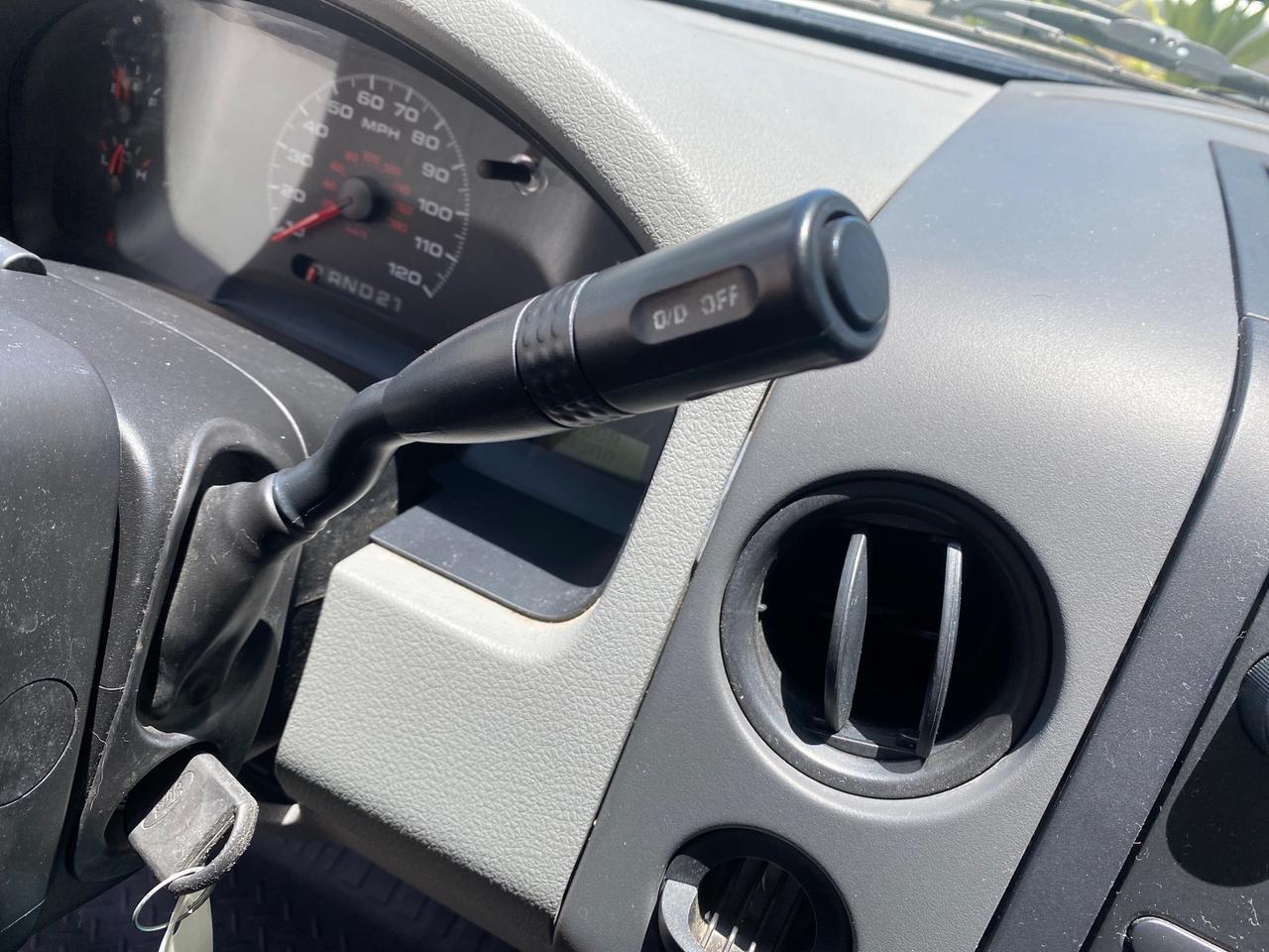 2005 Ford F-150 XL 1 OWNER LOW MILES 23,679 Pompano Beach FL