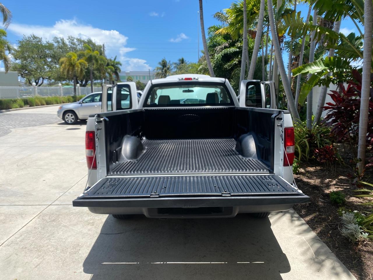 2005 Ford F-150 XL 1 OWNER LOW MILES 23,679 Pompano Beach FL