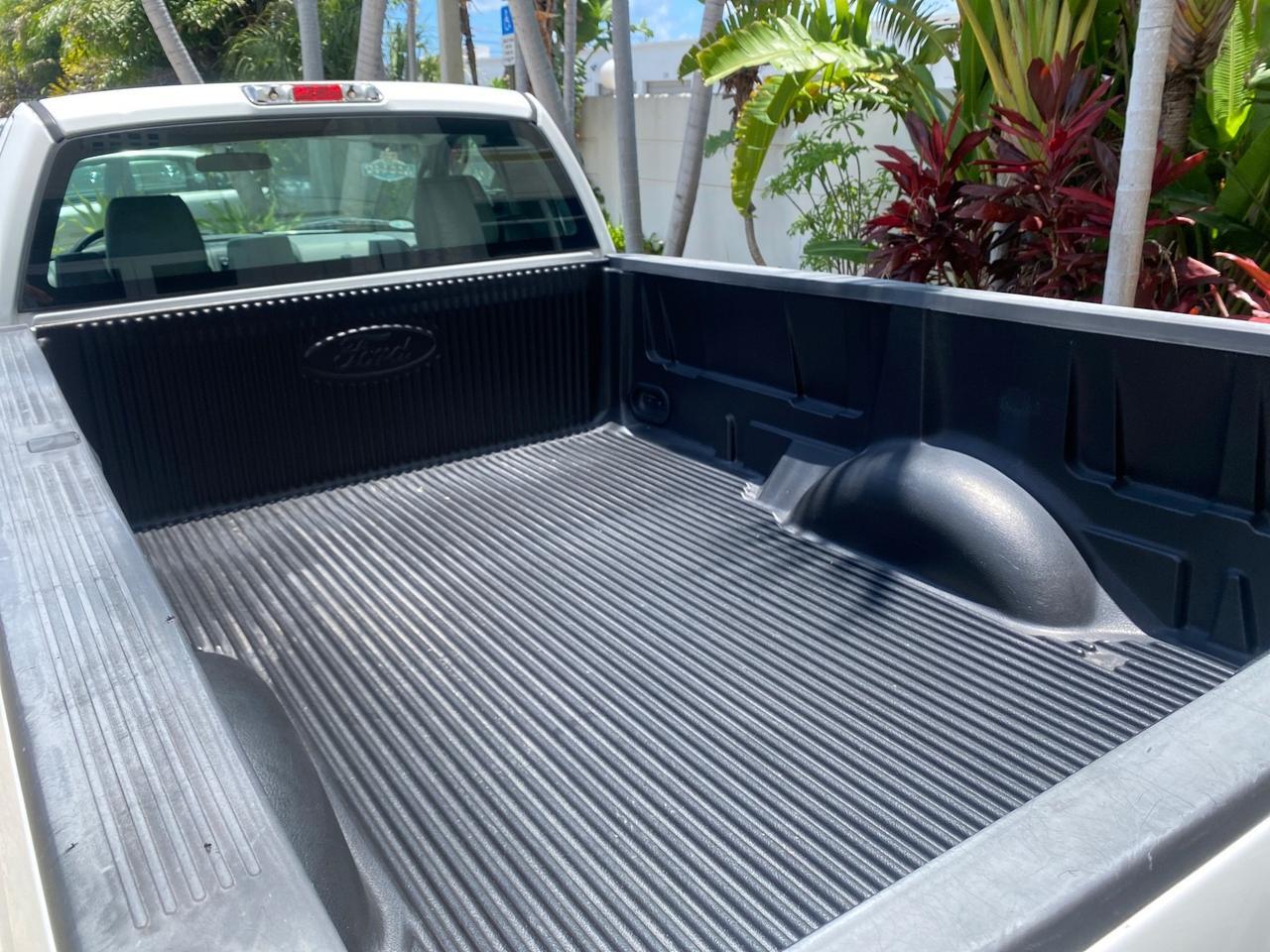 2005 Ford F-150 XL 1 OWNER LOW MILES 23,679 Pompano Beach FL