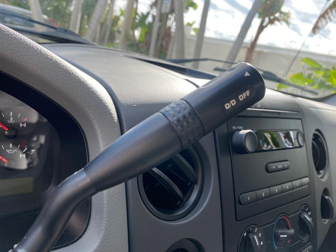 2005 Ford F-150 XL LOW MILES 27,620 1 OWNER FL Pompano Beach FL