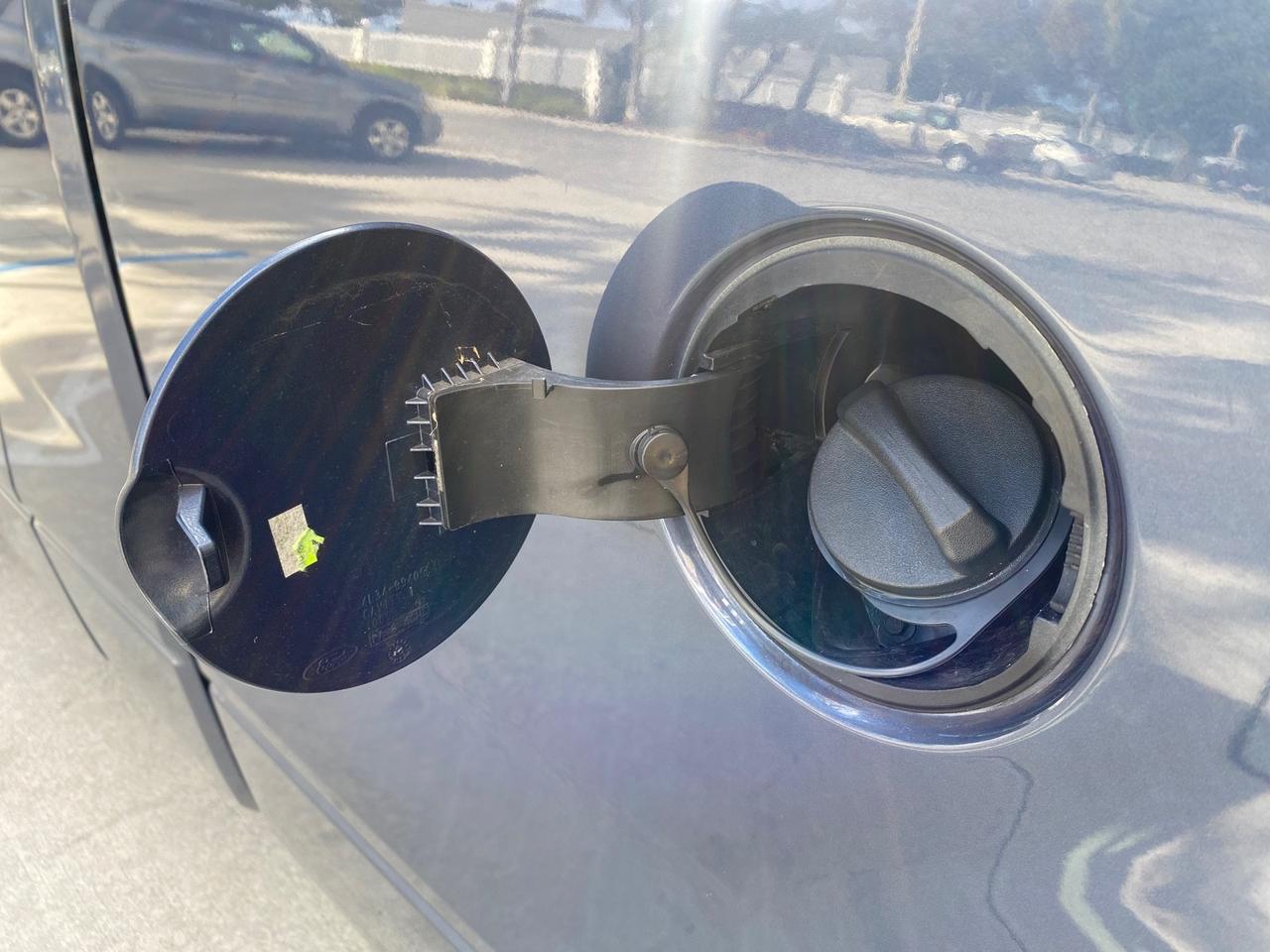 2005 Ford F-150 XL LOW MILES 27,620 1 OWNER FL Pompano Beach FL