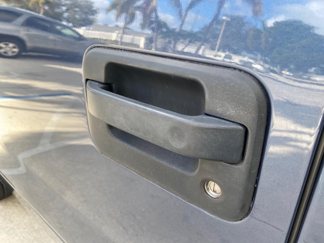 2005 Ford F-150 XL LOW MILES 27,620 1 OWNER FL Pompano Beach FL