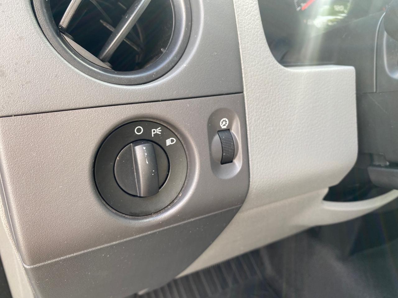 2005 Ford F-150 XL LOW MILES 27,620 1 OWNER FL Pompano Beach FL