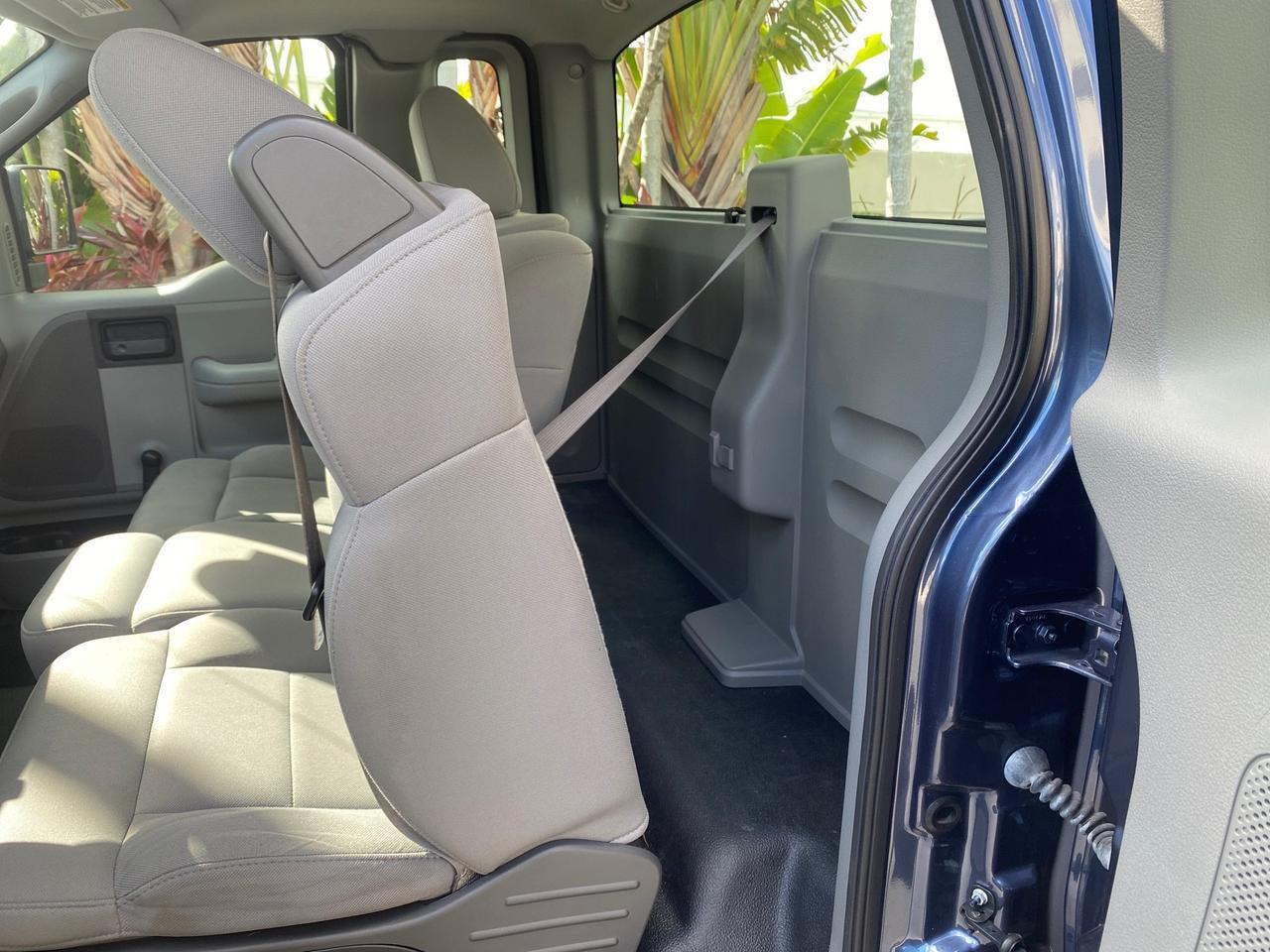 2005 Ford F-150 XL LOW MILES 27,620 1 OWNER FL Pompano Beach FL