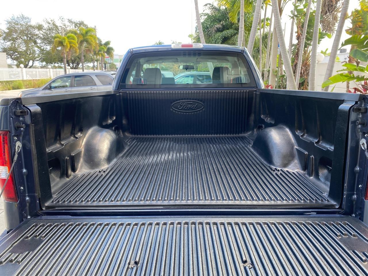 2005 Ford F-150 XL LOW MILES 27,620 1 OWNER FL Pompano Beach FL