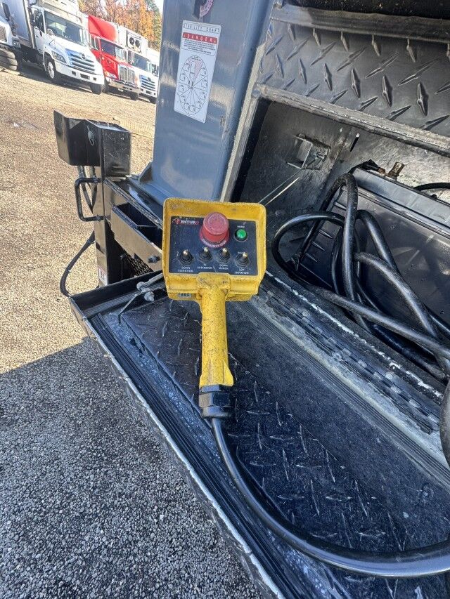 2005 Ford F-450 14' Service Body 5000 lb Crane Truck XL Henrico VA 2005 Ford F-450 14' Service Body 5000 lb Crane Truck XL Henrico VA