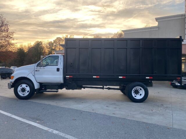 2005 Ford F-650 XLT