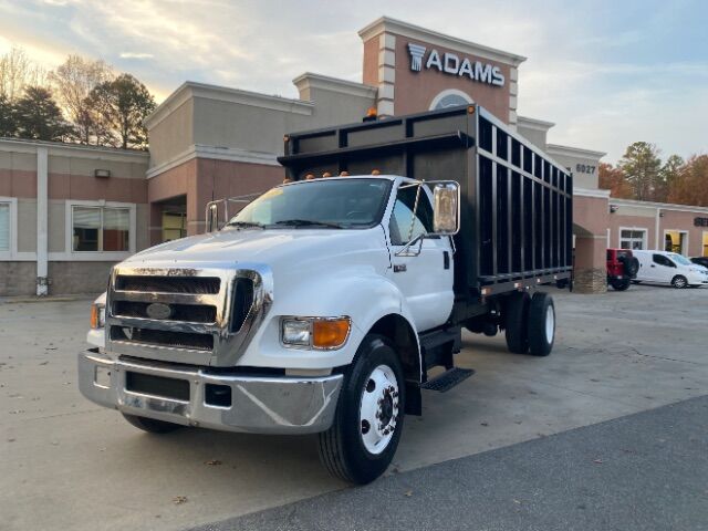 2005 Ford F-650 XLT
