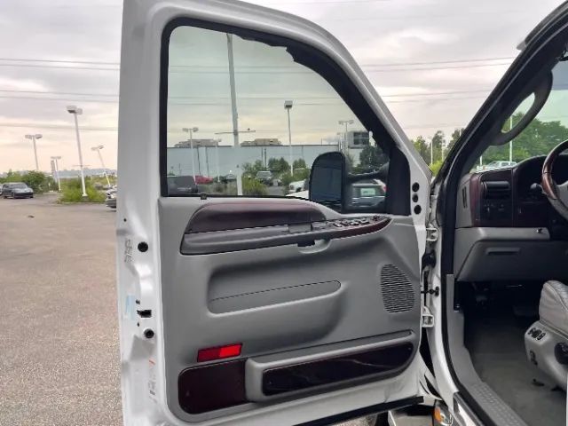 2005 Ford F550 Super Duty Crew Cab & Chassis 176  W.B. 4D Cincinnati OH