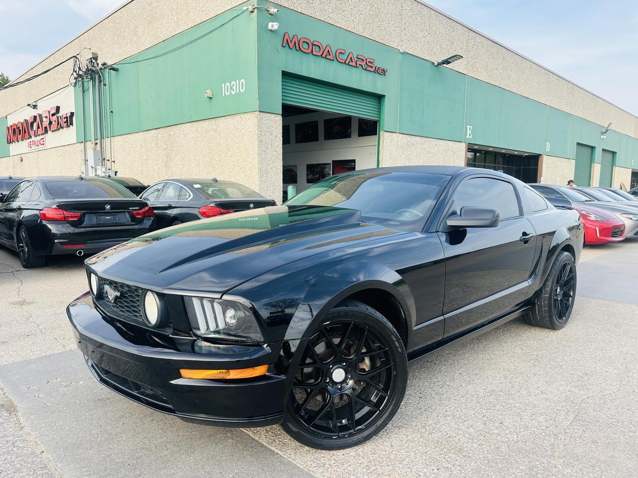 2005 Ford Mustang GT Deluxe