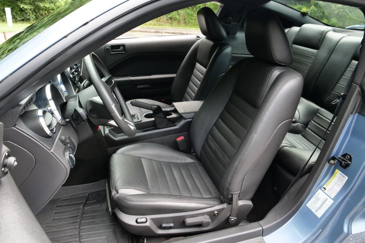 2005 Ford Mustang GT Deluxe / Saleen Supercharger / Flowmaster / 4.6L V8! Lincolnton NC