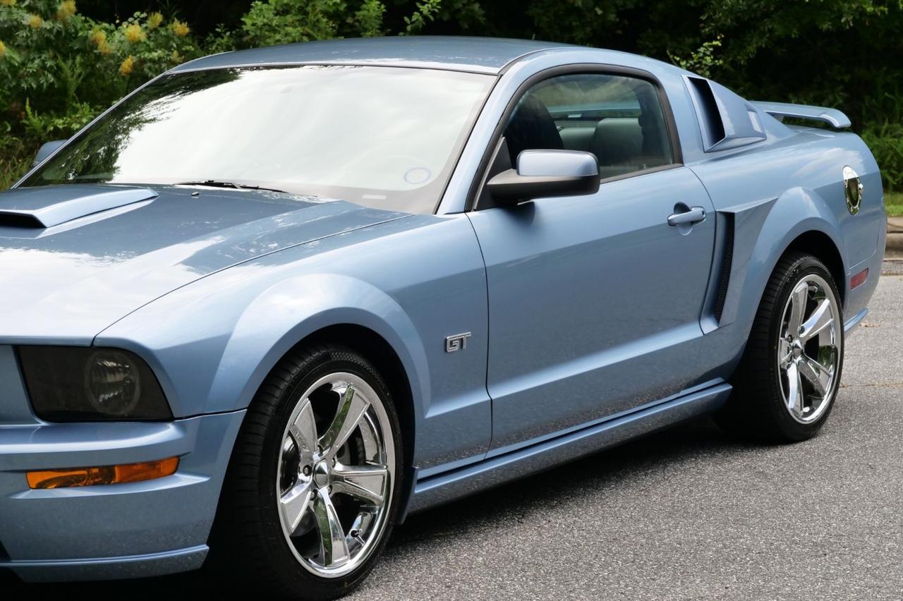 2005 Ford Mustang GT Deluxe / Saleen Supercharger / Flowmaster / 4.6L V8! Lincolnton NC