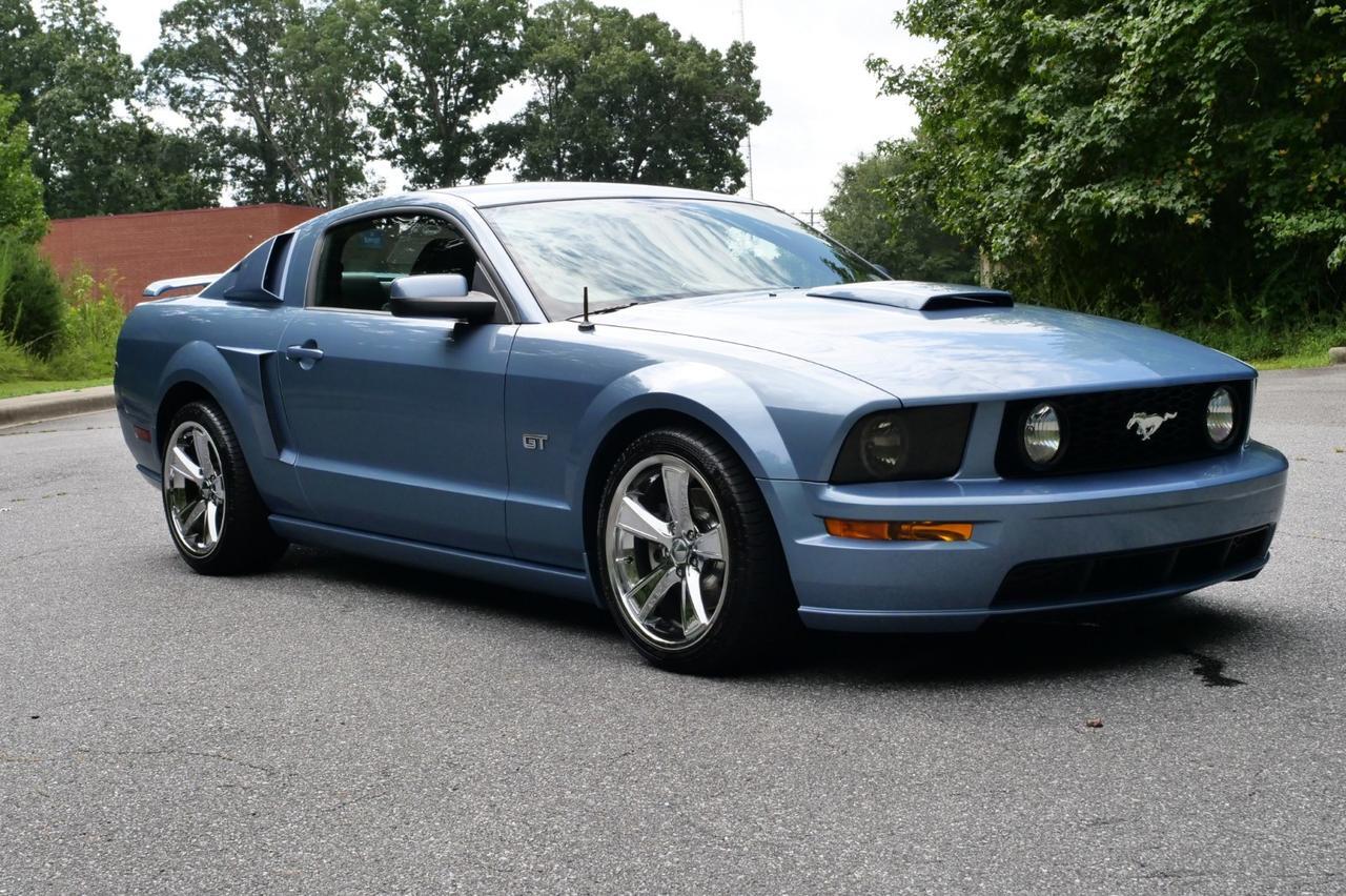 2005 Ford Mustang GT Deluxe / Saleen Supercharger / Flowmaster / 4.6L V8! Lincolnton NC