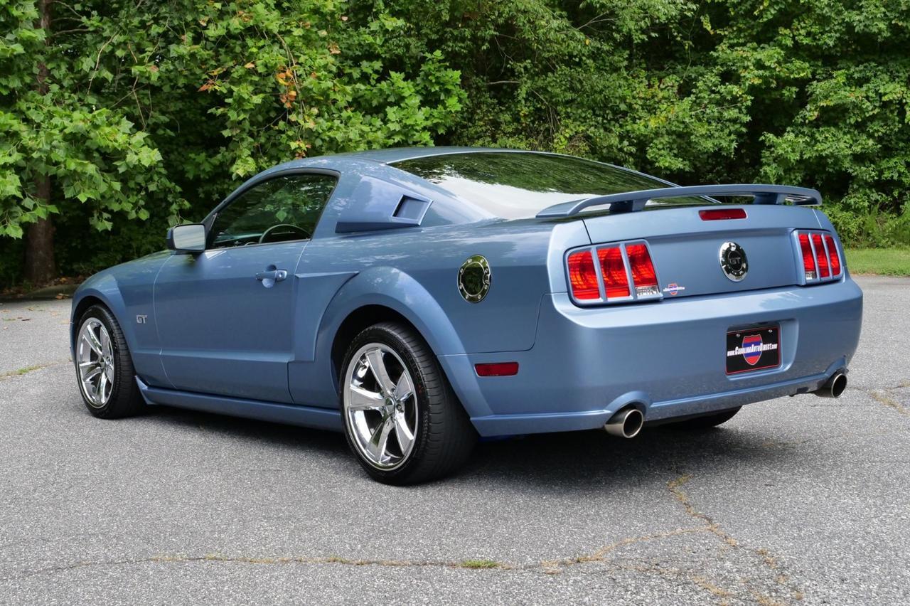 2005 Ford Mustang GT Deluxe / Saleen Supercharger / Flowmaster / 4.6L V8! Lincolnton NC