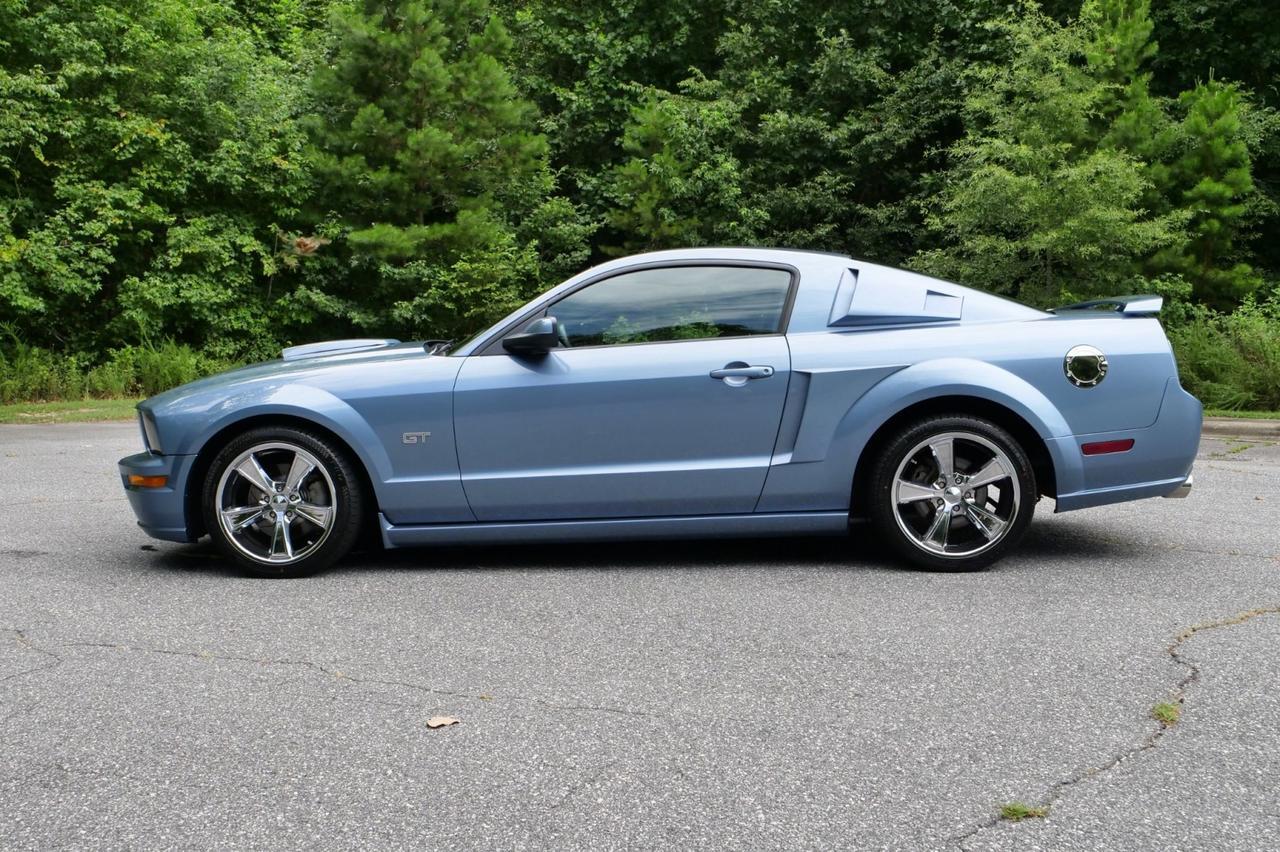 2005 Ford Mustang GT Deluxe / Saleen Supercharger / Flowmaster / 4.6L V8! Lincolnton NC