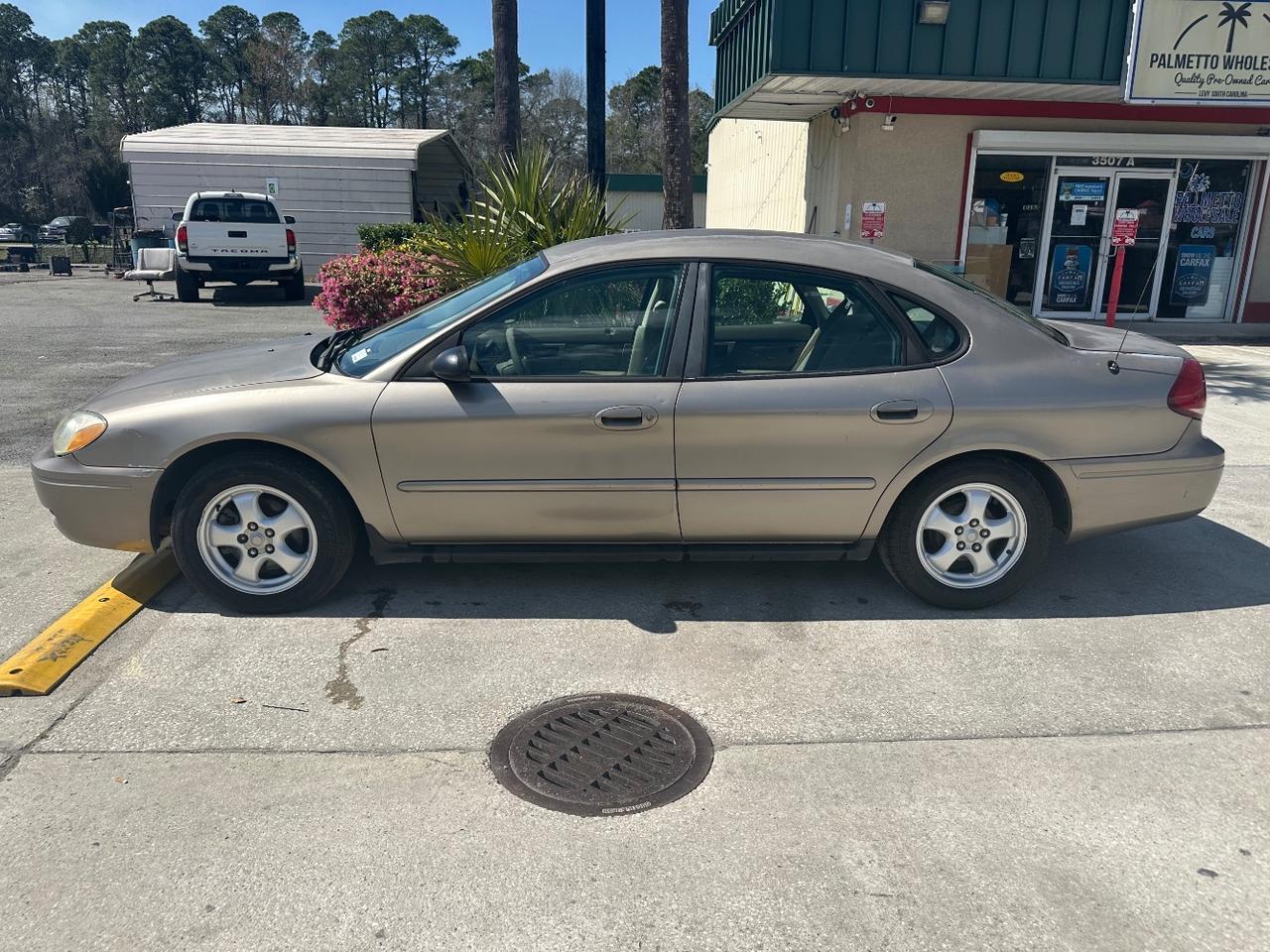 2005 Ford Taurus SE