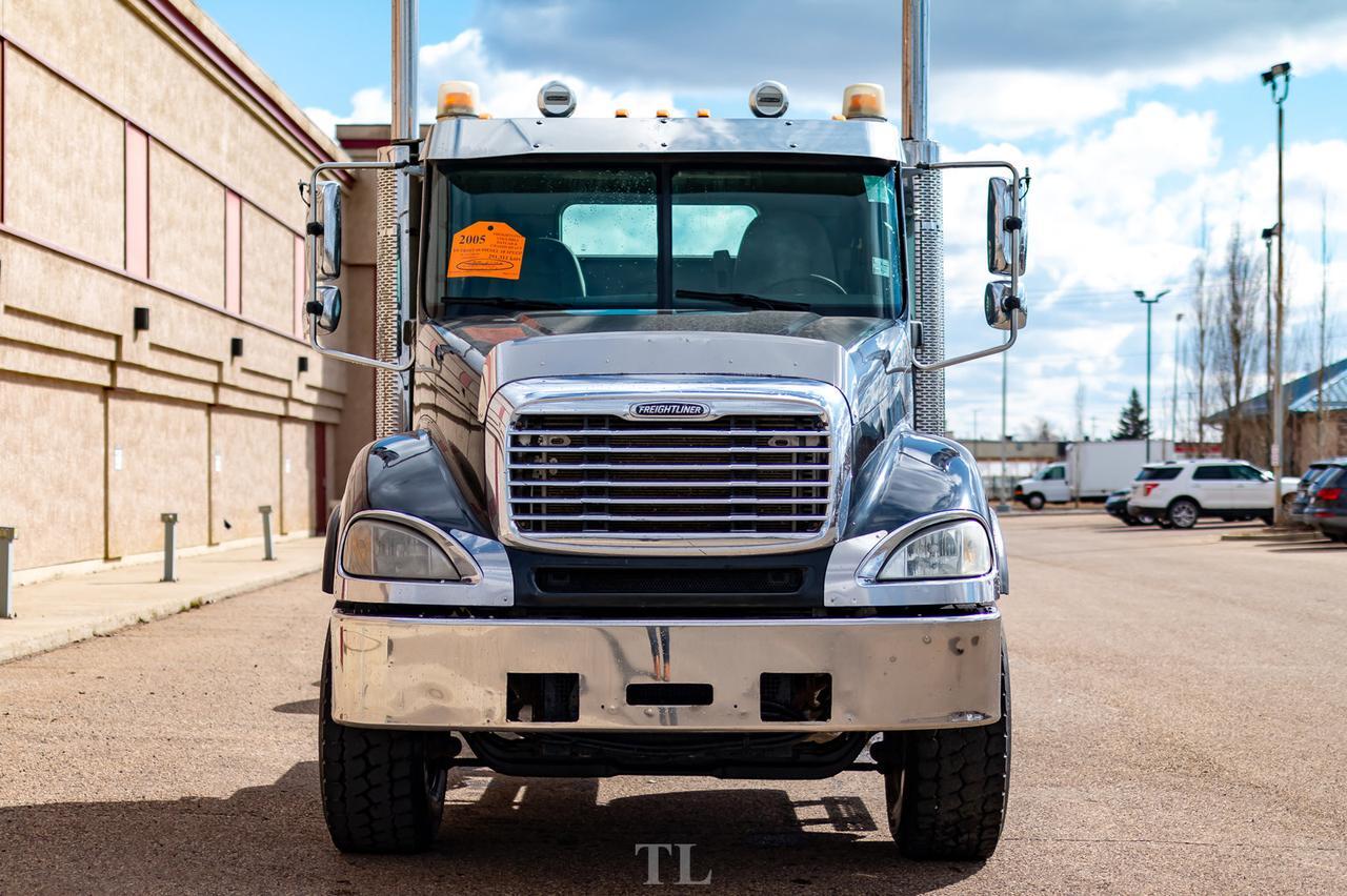 2005 Freightliner Columbia Daycab & Chassis Heavy Spec Red Deer AB