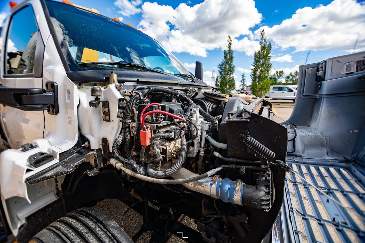 2005 GMC C7500 Daycab Picker Deck Diesel Red Deer AB
