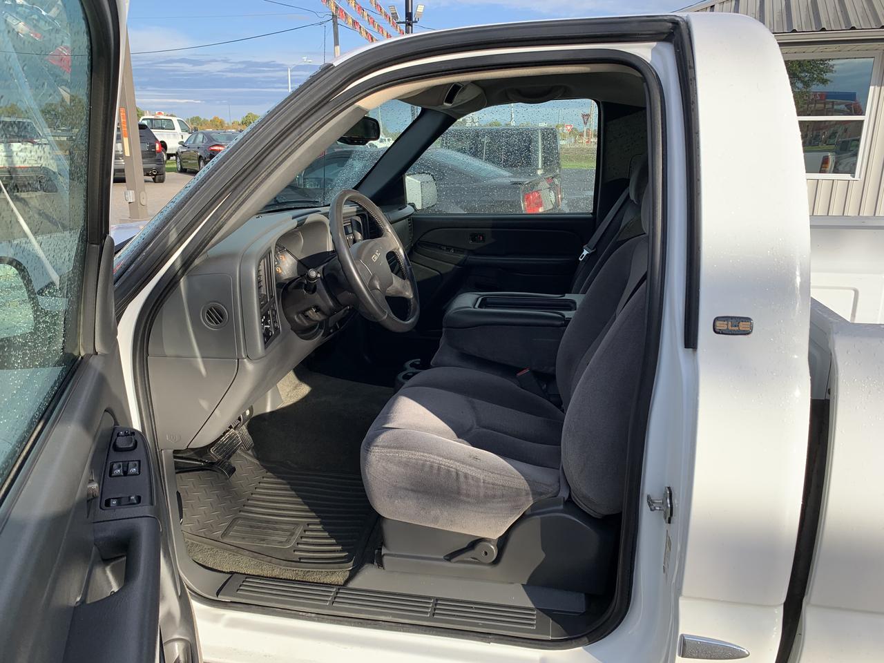 2005 GMC Sierra 1500 Regular Cab SLE Pickup 2D 8 ft Aurora MO