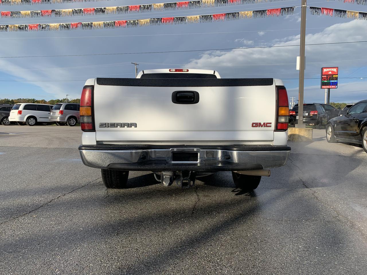 2005 GMC Sierra 1500 Regular Cab SLE Pickup 2D 8 ft Aurora MO