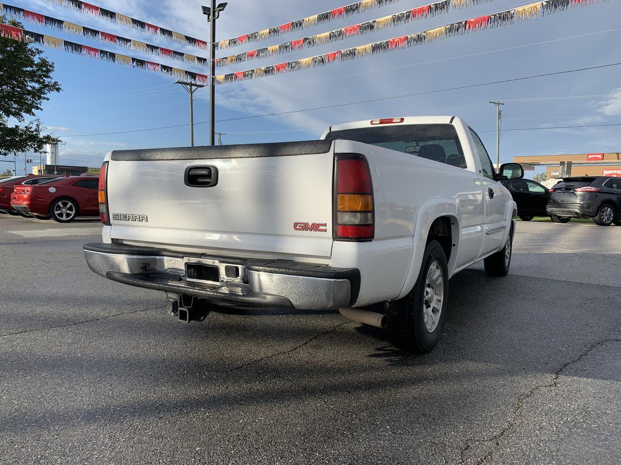 2005 GMC Sierra 1500 Regular Cab SLE Pickup 2D 8 ft Aurora MO