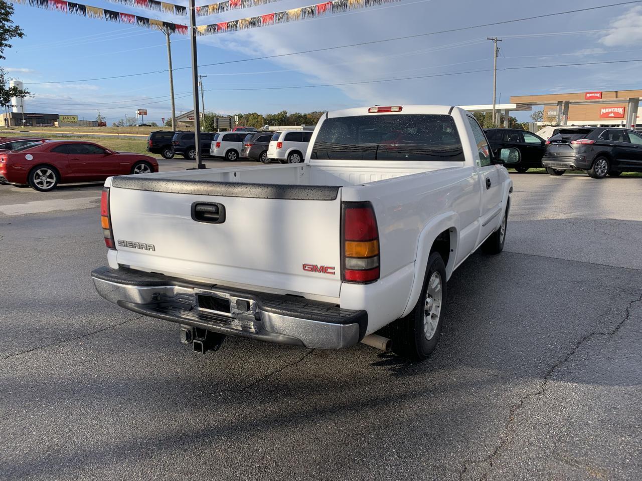 2005 GMC Sierra 1500 Regular Cab SLE Pickup 2D 8 ft Aurora MO