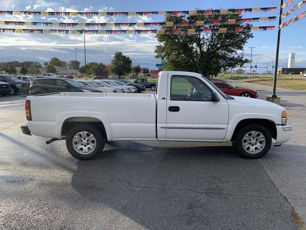 2005 GMC Sierra 1500 Regular Cab SLE Pickup 2D 8 ft Aurora MO