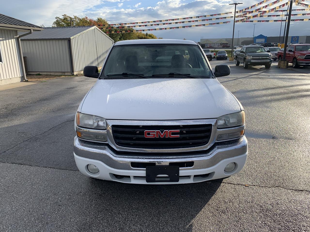 2005 GMC Sierra 1500 Regular Cab SLE Pickup 2D 8 ft